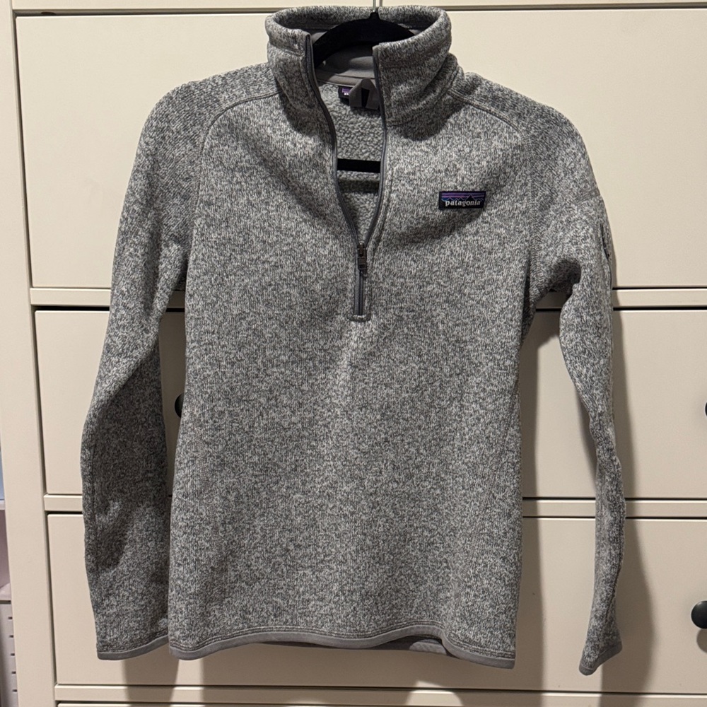 ❤️3 for $30!! Bundle and Save❤️
Patagonia] Women's  Gray Quarter Zip pullover
